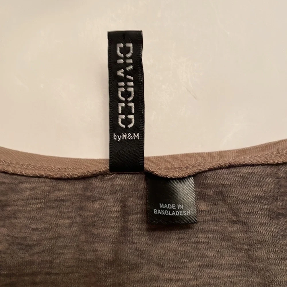 DIVIDED (by H&M) stripes dress or tunic, size 6. Colors tan and black. Stretchy - Picture 14 of 15